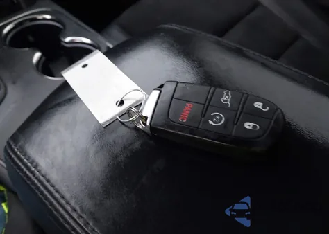 2019 Dodge Durango R/T z USA, uszkodzony, nr VIN 1C4SDJCT8KC647756